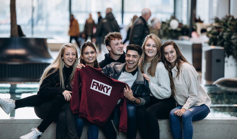 Leuke bijbaan: Sales Agents met een Fonky trui.