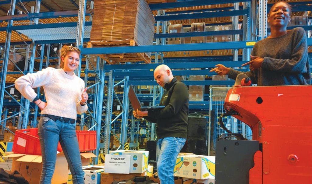 Hulpies: laptops afgeleverd bij Central Point