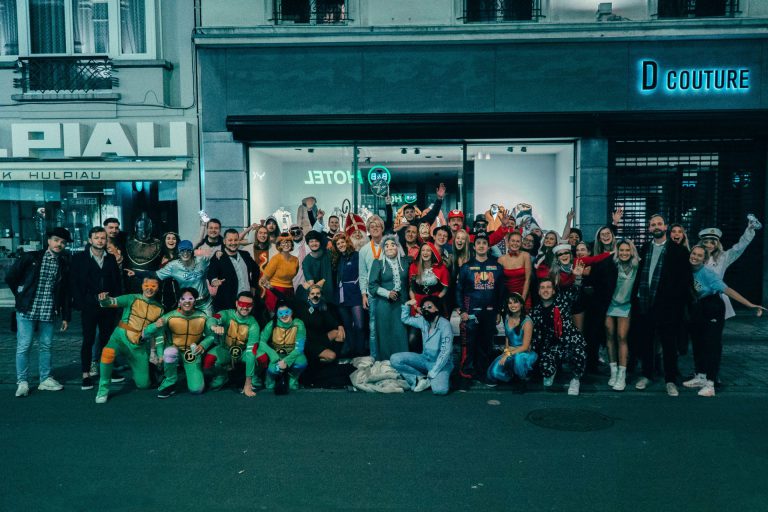 Bowlen, bier en bijzondere verkleedoutfits: dit was het Kantoorweekend 2021